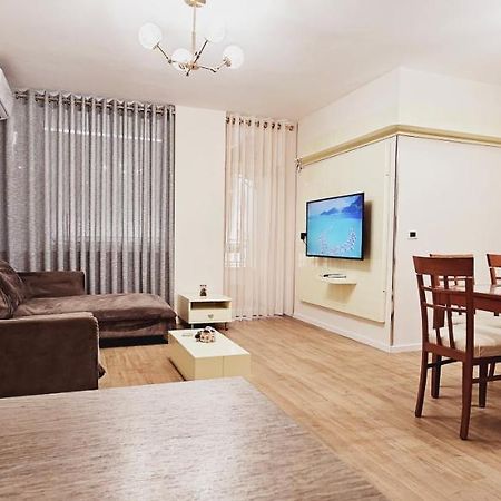 Discover Tirana From Our 3-Room Apartment With Free Parking-Komuna E Parisit Bagian luar foto