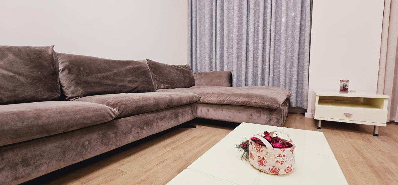 Discover Tirana From Our 3-Room Apartment With Free Parking-Komuna E Parisit Bagian luar foto