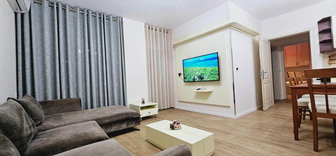 Discover Tirana From Our 3-Room Apartment With Free Parking-Komuna E Parisit Bagian luar foto