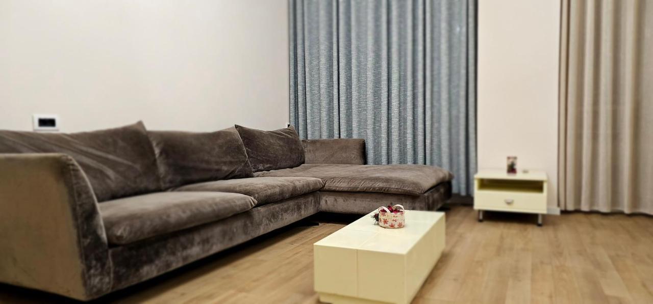 Discover Tirana From Our 3-Room Apartment With Free Parking-Komuna E Parisit Bagian luar foto