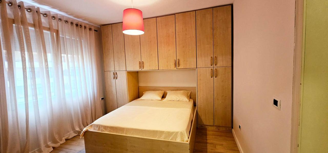 Discover Tirana From Our 3-Room Apartment With Free Parking-Komuna E Parisit Bagian luar foto